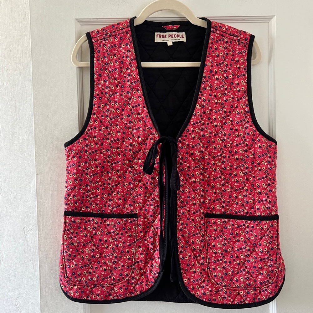 Free People Claudine Vest Small Red Black cotton quilted floral vest NWOT
